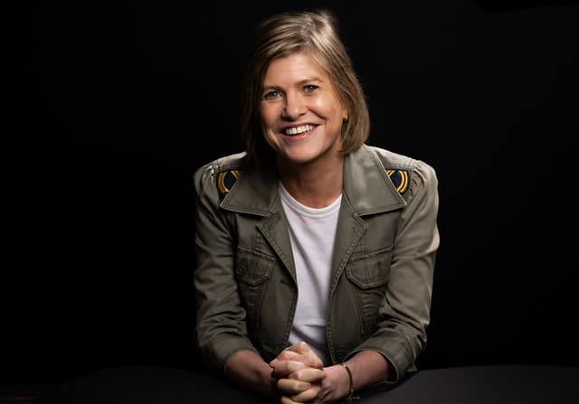 Clare Leslie Hall Serves Up an Epic Love Triangle With a Side of Murder in ‘Broken Country’