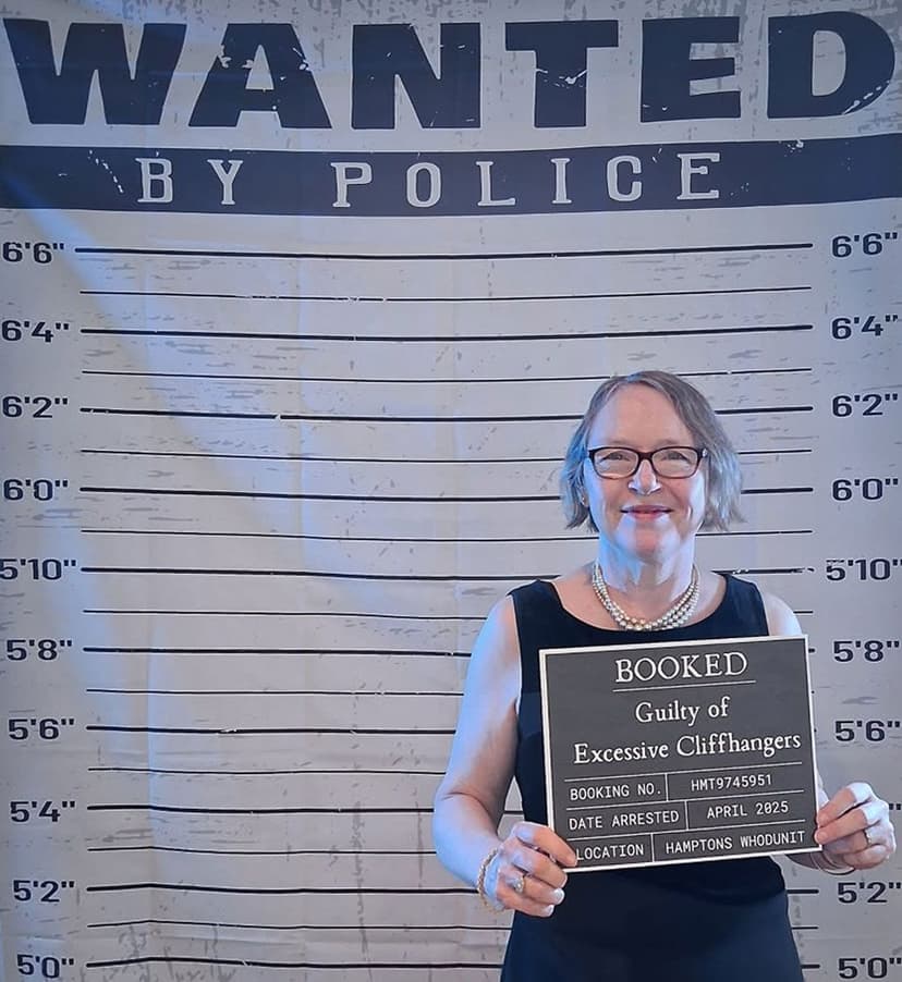 What Shari Lapena, Canada’s Darling of Domestic Thrillers, Reads for Fun