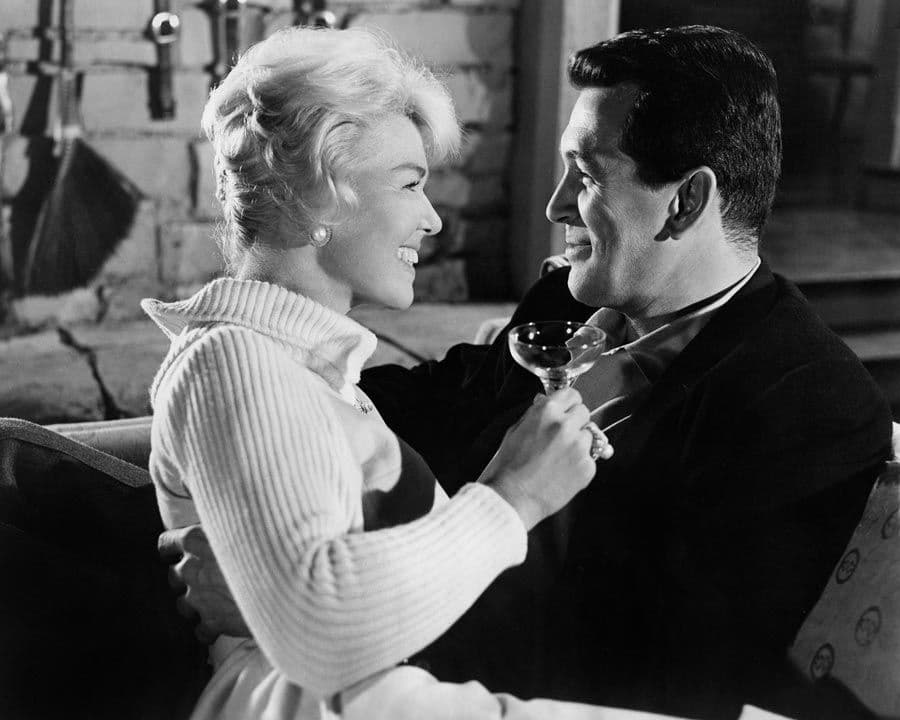 American actors Doris Day and Rock Hudson (1925 - 1985) in a scene from the film 'Pillow Talk' (directed by Michael Gordon), New York, New York, 1959. (Photo by Silver Screen Collection/Getty Images)