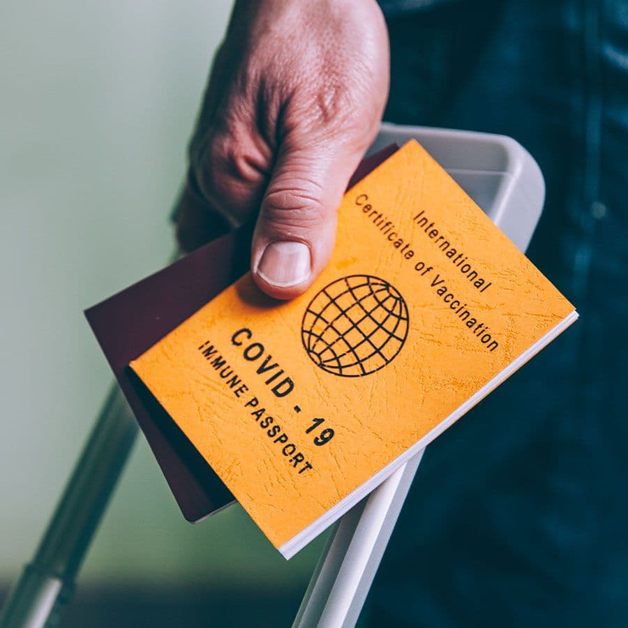 Traveller holding an International Certificate of Covid-19 Vaccination
