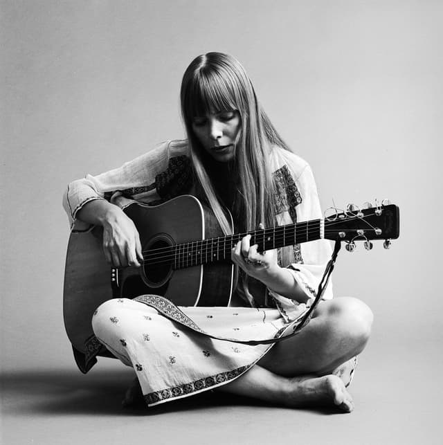 Singing Joni Mitchell’s Praises Following Her Juno Lifetime Achievement Honour