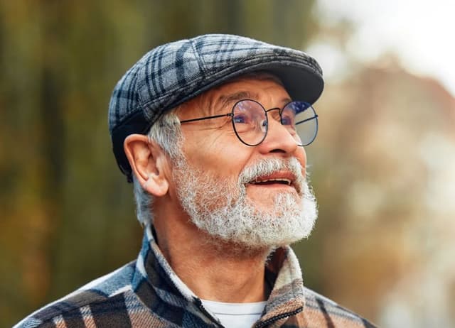 Adapting Your Eyewear to the Changing Seasons